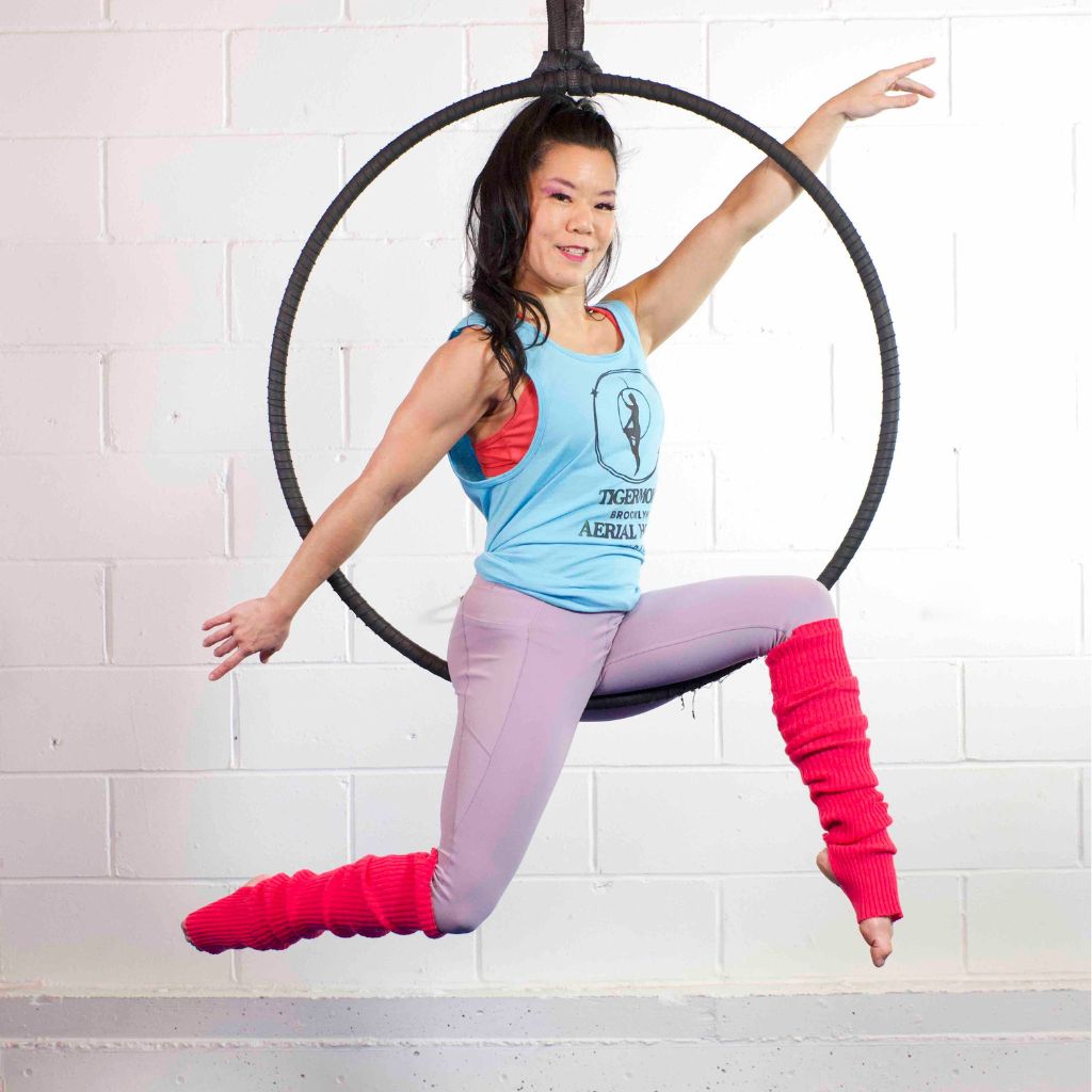 Carolyn_Tigermom_Aerial_Hoop_Class_Brooklyn_Studio_Fitness